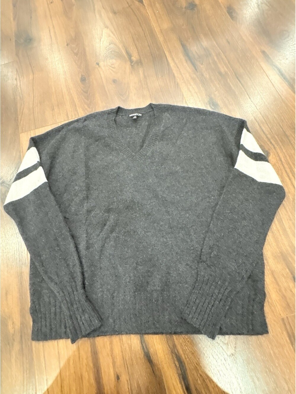 Minnie Rose Gray 100% Cashmere V-Neck Sweater White Stripe Accents Size XS